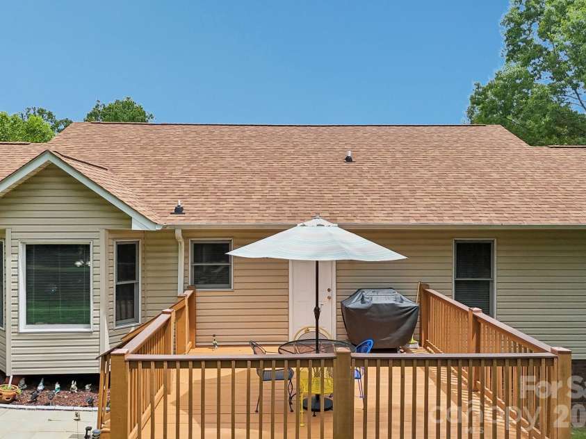 250 Rumple Hill Drive, Statesville, NC 28677.  MLS# CAR4394560, YatesRealty ID 33357. 