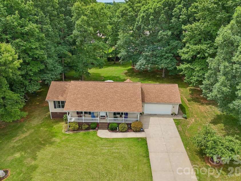 250 Rumple Hill Drive, Statesville, NC 28677.  MLS# CAR4394560, YatesRealty ID 33357. 