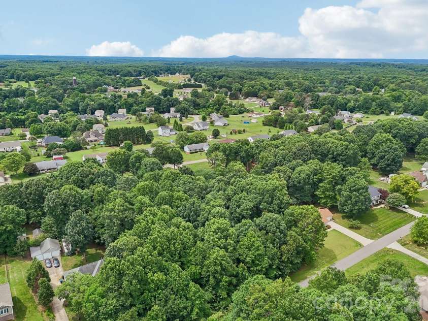 250 Rumple Hill Drive, Statesville, NC 28677.  MLS# CAR4394560, YatesRealty ID 33357. 