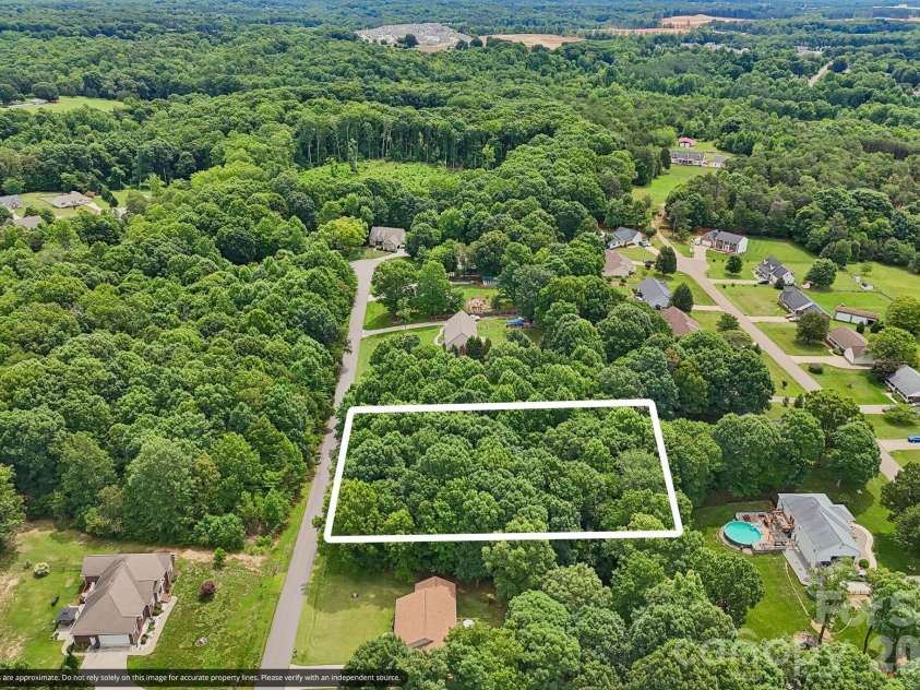 250 Rumple Hill Drive, Statesville, NC 28677.  MLS# CAR4394560, YatesRealty ID 33357. 