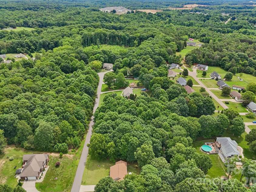 250 Rumple Hill Drive, Statesville, NC 28677.  MLS# CAR4423834, YatesRealty ID 33357. 