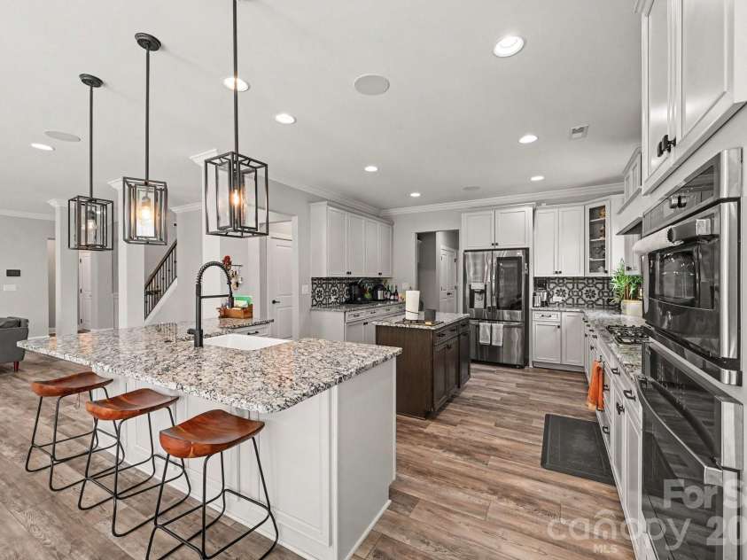 3025 Haley Circle, Davidson, NC 28036.  MLS# CAR4397162, YatesRealty ID 33358. 