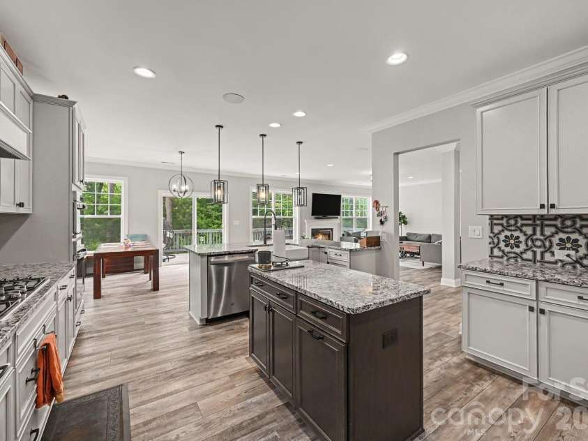 3025 Haley Circle, Davidson, NC 28036.  MLS# CAR4397162, YatesRealty ID 33358. 