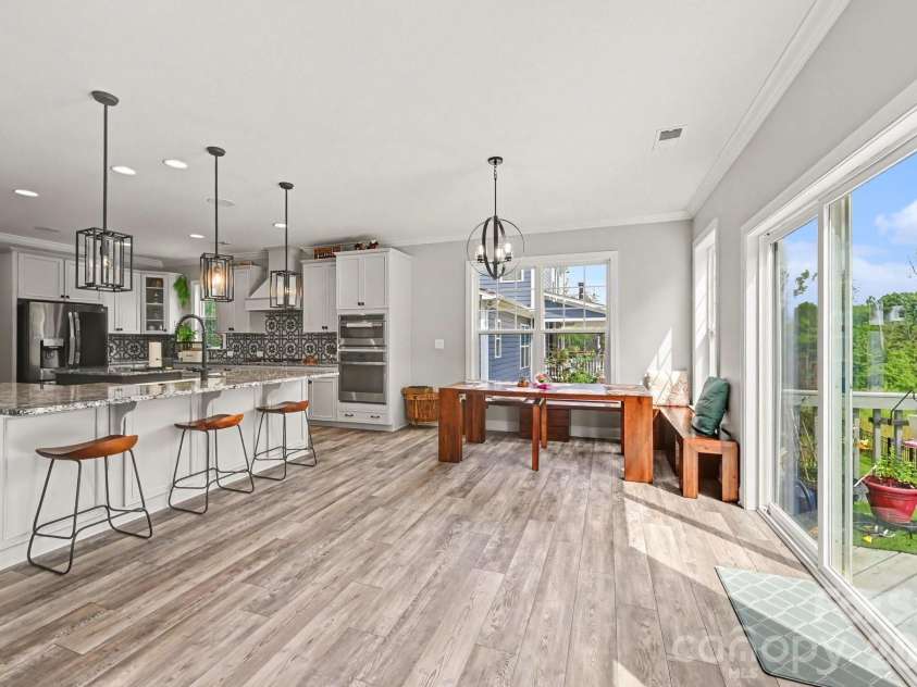 3025 Haley Circle, Davidson, NC 28036.  MLS# CAR4397162, YatesRealty ID 33358. 