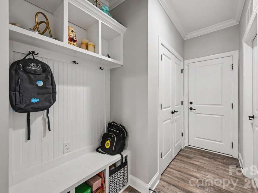 3025 Haley Circle, Davidson, NC 28036.  MLS# CAR4397162, YatesRealty ID 33358. 