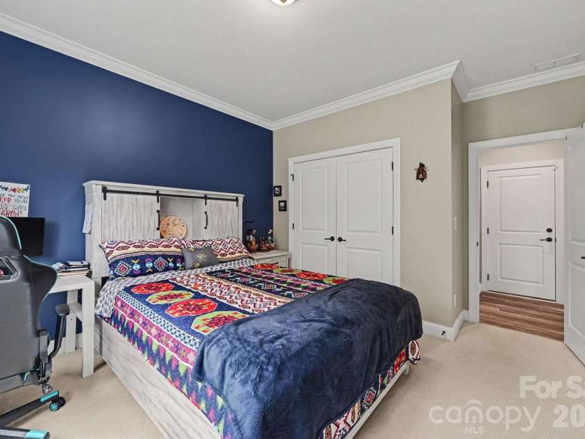 3025 Haley Circle, Davidson, NC 28036.  MLS# CAR4397162, YatesRealty ID 33358. 