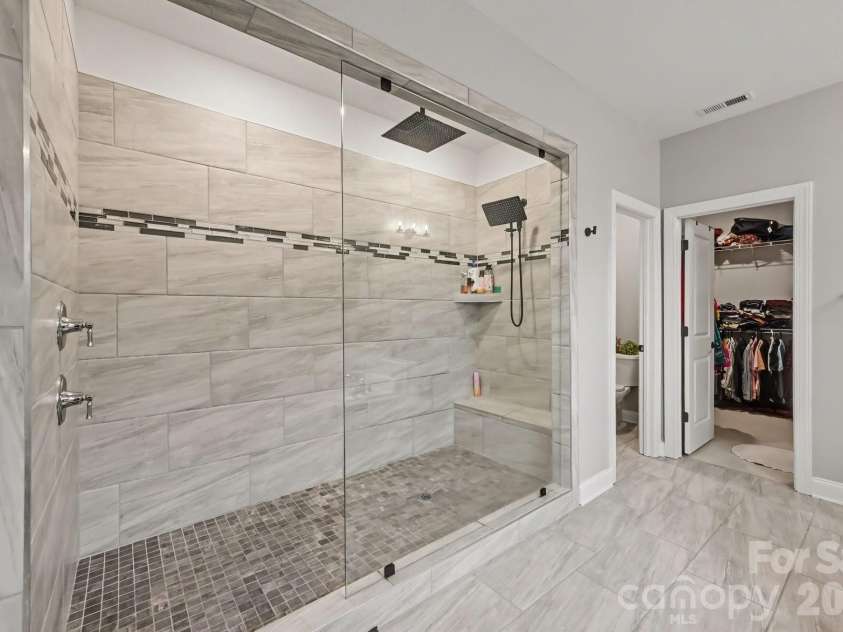3025 Haley Circle, Davidson, NC 28036.  MLS# CAR4397162, YatesRealty ID 33358. 