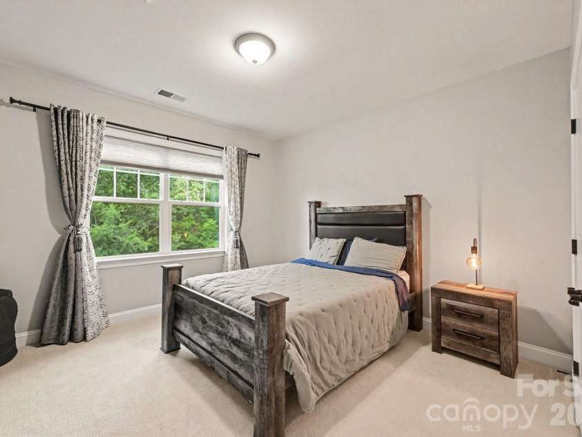 3025 Haley Circle, Davidson, NC 28036.  MLS# CAR4397162, YatesRealty ID 33358. 