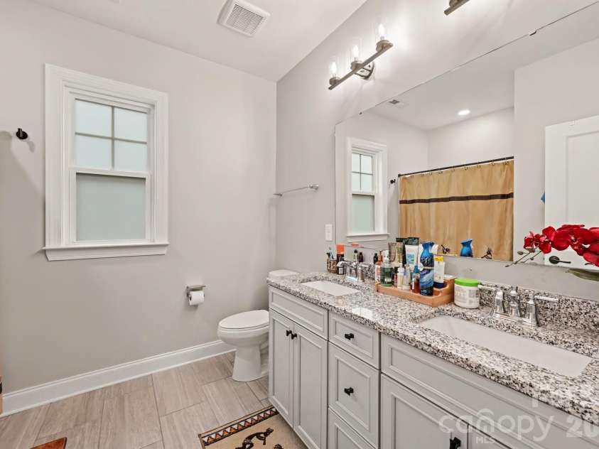 3025 Haley Circle, Davidson, NC 28036.  MLS# CAR4397162, YatesRealty ID 33358. 