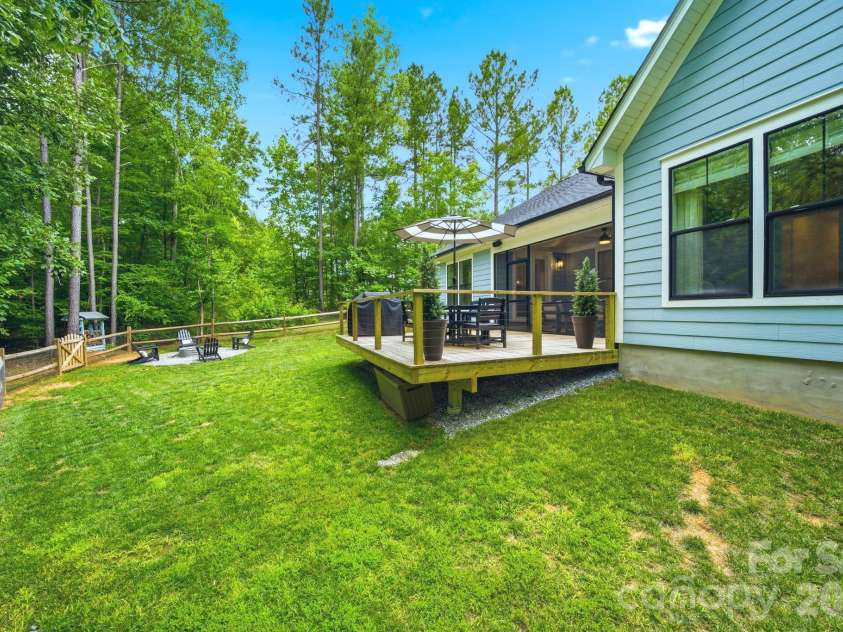 178 Powder Spring Drive, Statesville, NC 28677.  MLS# CAR4390348, YatesRealty ID 33359. 