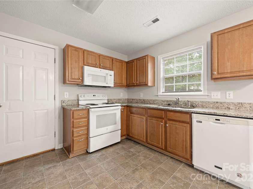 3308 Oberlin Lane, Charlotte, NC 28262.  MLS# CAR4293789, YatesRealty ID 33359. 