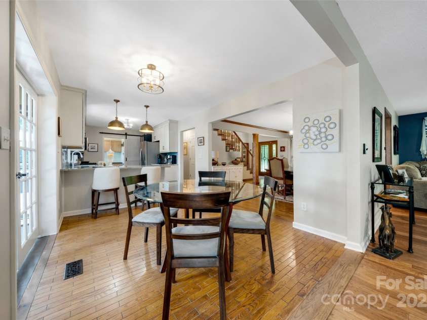 1104 High Vista Drive, Mills River, NC 28759.  MLS# CAR4287217, YatesRealty ID 3336. 