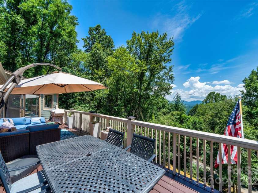 1104 High Vista Drive, Mills River, NC 28759.  MLS# CAR4287217, YatesRealty ID 3336. 