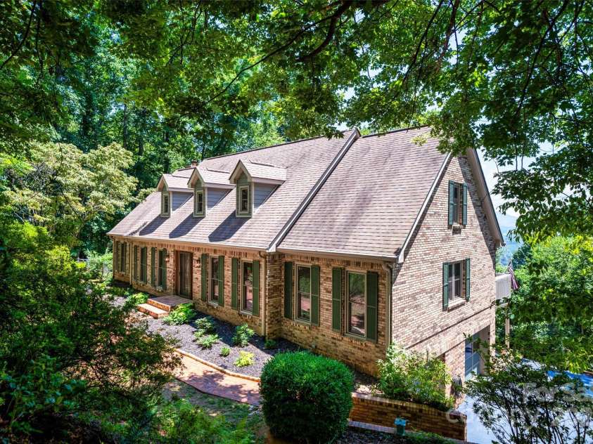 1104 High Vista Drive, Mills River, NC 28759.  MLS# CAR4287217, YatesRealty ID 3336. 