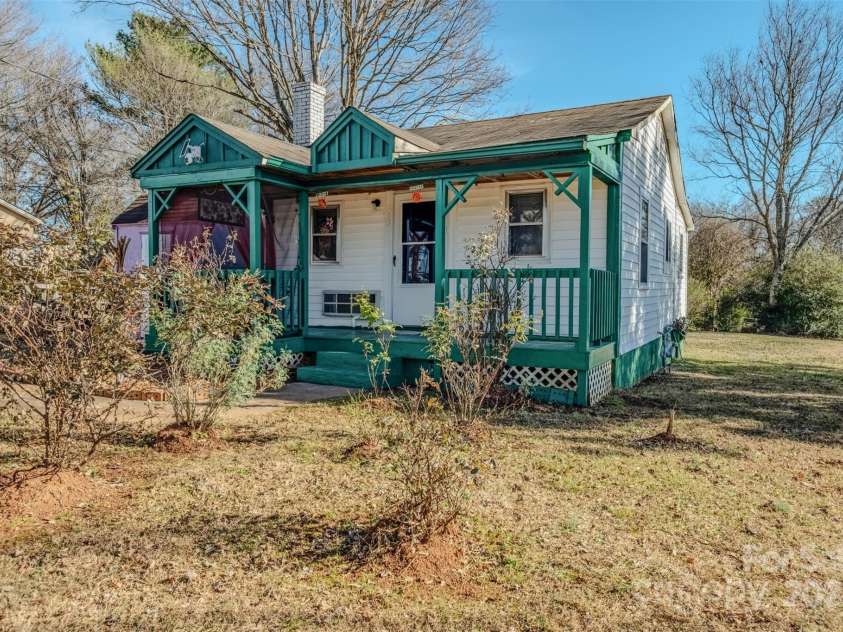 213 Bakery Lane, Statesville, NC 28677.  MLS# CAR4332534, YatesRealty ID 3336. 