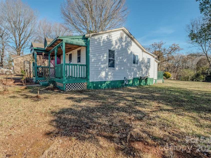 213 Bakery Lane, Statesville, NC 28677.  MLS# CAR4332534, YatesRealty ID 3336. 