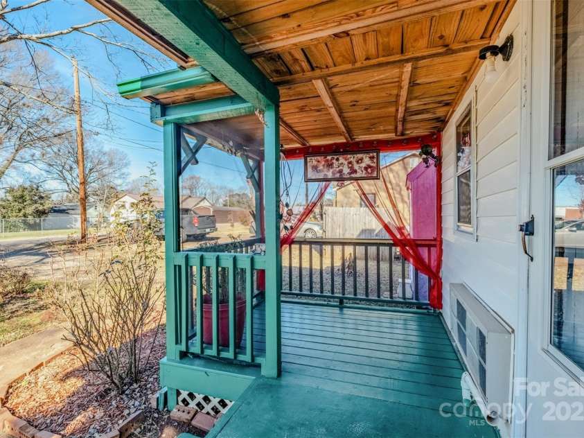 213 Bakery Lane, Statesville, NC 28677.  MLS# CAR4332534, YatesRealty ID 3336. 
