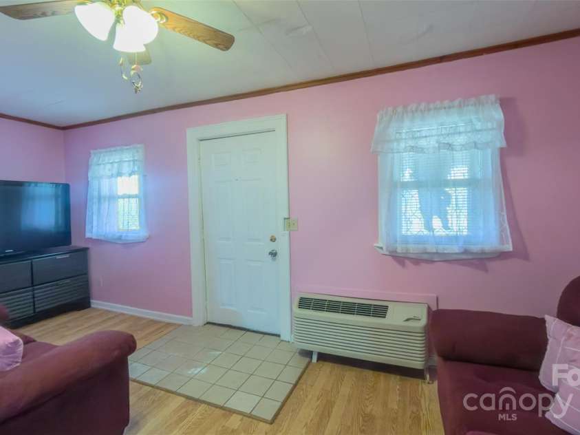 213 Bakery Lane, Statesville, NC 28677.  MLS# CAR4332534, YatesRealty ID 3336. 