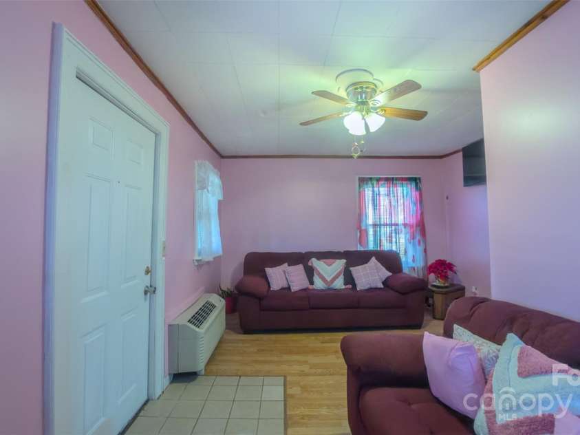 213 Bakery Lane, Statesville, NC 28677.  MLS# CAR4332534, YatesRealty ID 3336. 