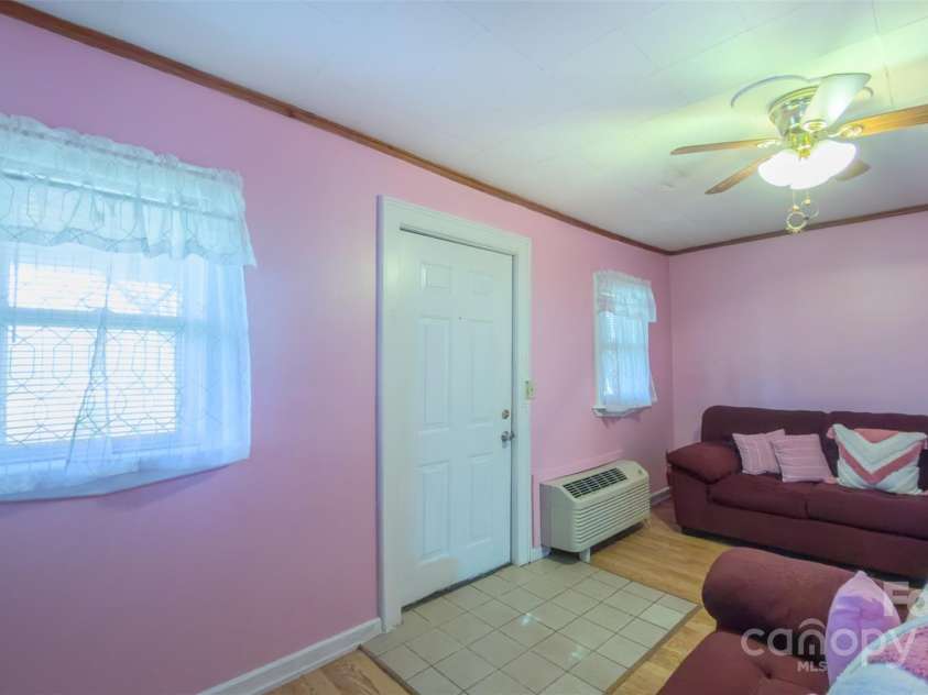 213 Bakery Lane, Statesville, NC 28677.  MLS# CAR4332534, YatesRealty ID 3336. 