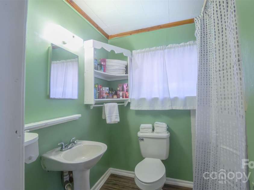 213 Bakery Lane, Statesville, NC 28677.  MLS# CAR4332534, YatesRealty ID 3336. 