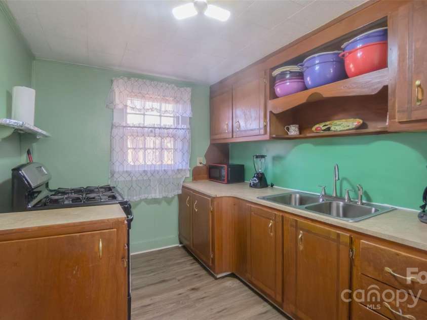 213 Bakery Lane, Statesville, NC 28677.  MLS# CAR4332534, YatesRealty ID 3336. 