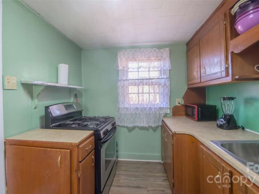 213 Bakery Lane, Statesville, NC 28677.  MLS# CAR4332534, YatesRealty ID 3336. 