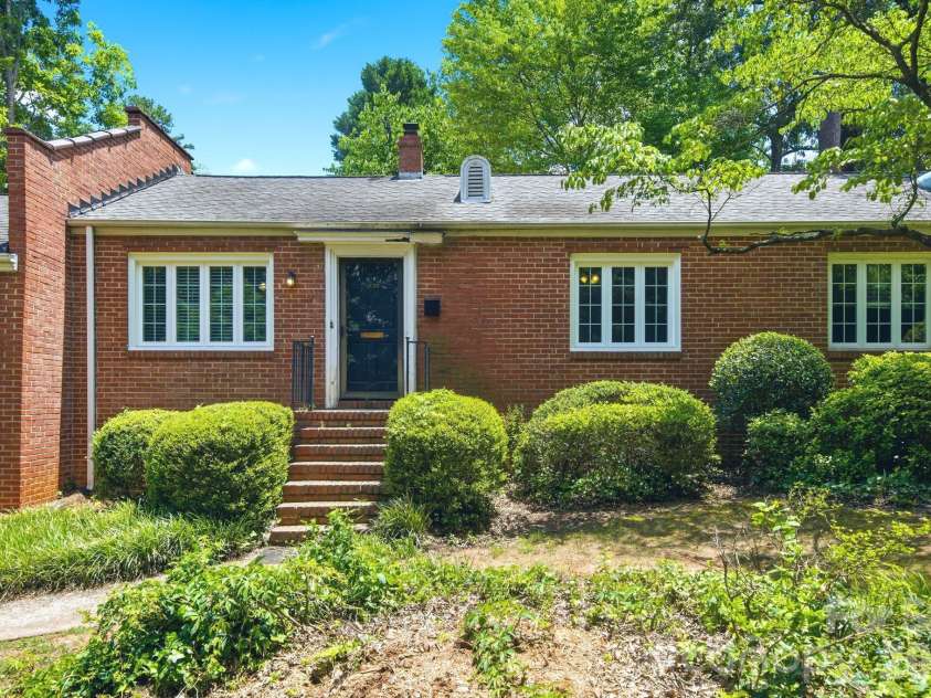 1833 Jameston Drive, Charlotte, NC 28209.  MLS# CAR4394834, YatesRealty ID 33360. 