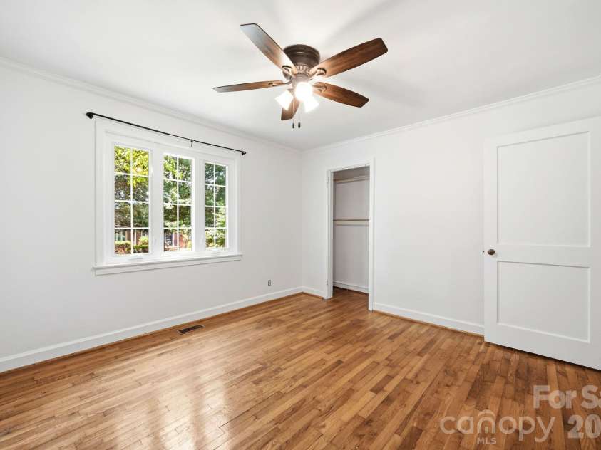 1833 Jameston Drive, Charlotte, NC 28209.  MLS# CAR4394834, YatesRealty ID 33360. 