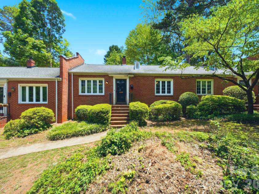 1833 Jameston Drive, Charlotte, NC 28209.  MLS# CAR4394834, YatesRealty ID 33360. 