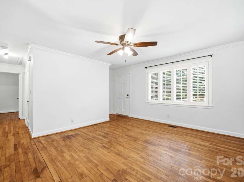 1833 Jameston Drive, Charlotte, NC 28209.  MLS# CAR4394834, YatesRealty ID 33360. 