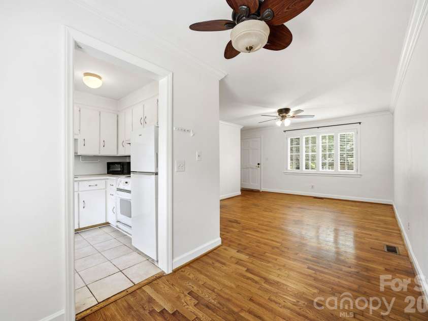 1833 Jameston Drive, Charlotte, NC 28209.  MLS# CAR4394834, YatesRealty ID 33360. 