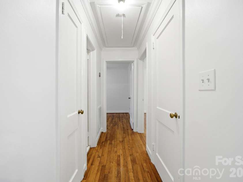1833 Jameston Drive, Charlotte, NC 28209.  MLS# CAR4394834, YatesRealty ID 33360. 