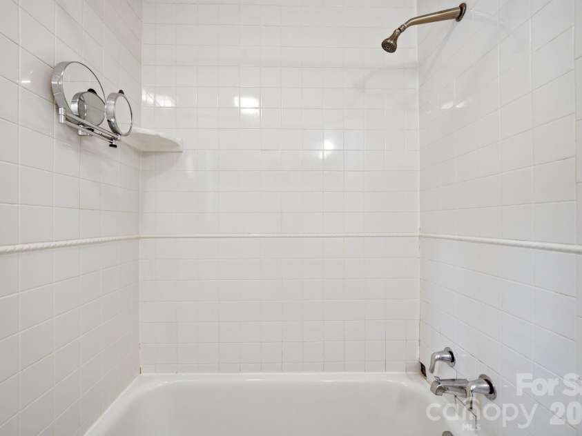 1833 Jameston Drive, Charlotte, NC 28209.  MLS# CAR4394834, YatesRealty ID 33360. 