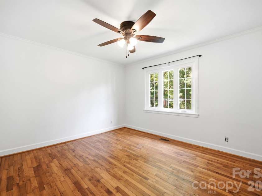 1833 Jameston Drive, Charlotte, NC 28209.  MLS# CAR4394834, YatesRealty ID 33360. 