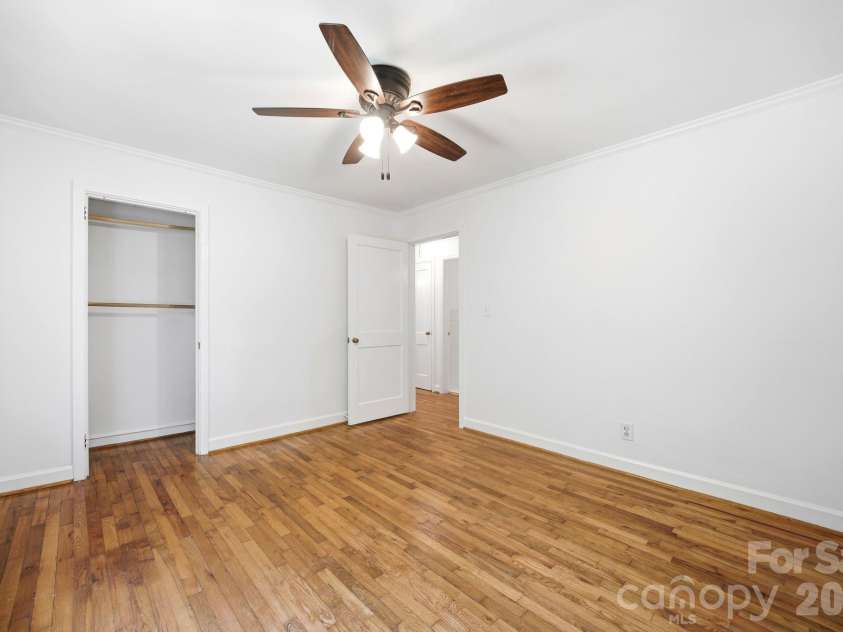 1833 Jameston Drive, Charlotte, NC 28209.  MLS# CAR4394834, YatesRealty ID 33360. 