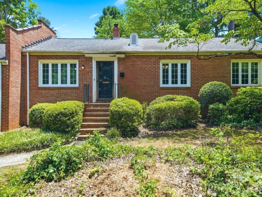 1833 Jameston Drive, Charlotte, NC 28209.  MLS# CAR4394834, YatesRealty ID 33360. 