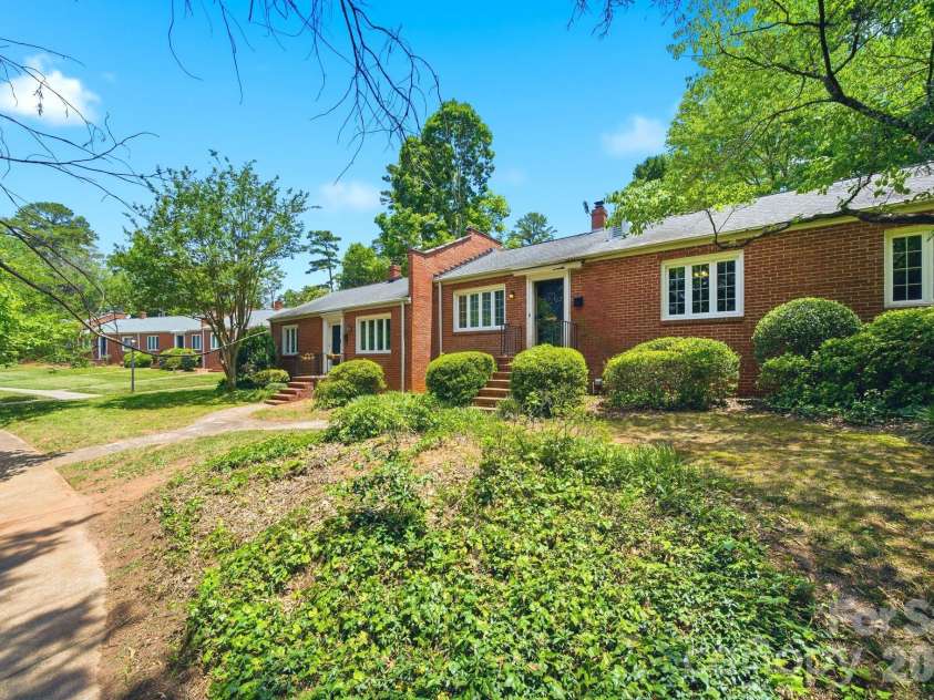 1833 Jameston Drive, Charlotte, NC 28209.  MLS# CAR4394834, YatesRealty ID 33360. 