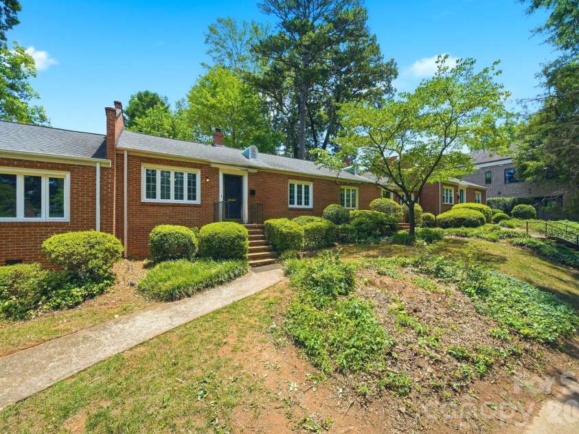 1833 Jameston Drive, Charlotte, NC 28209.  MLS# CAR4394834, YatesRealty ID 33360. 