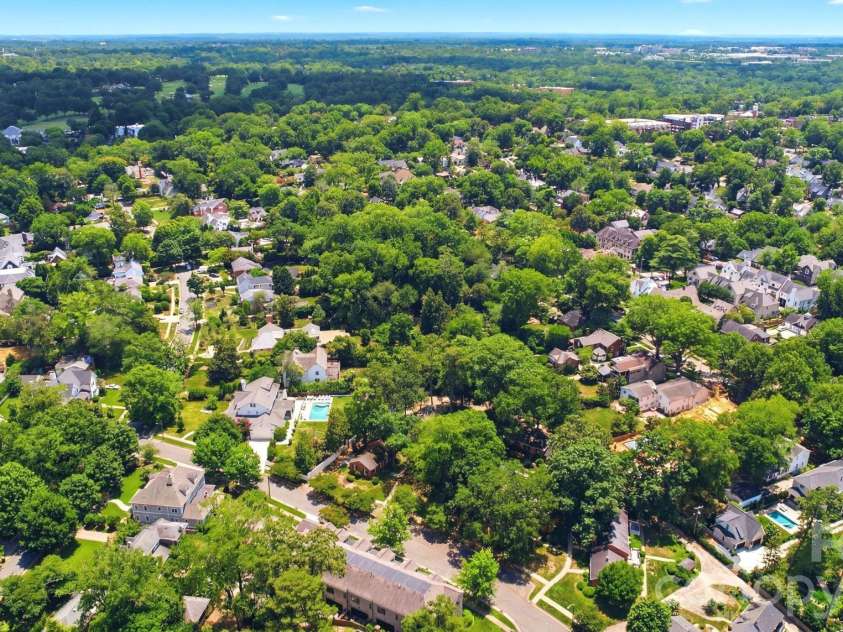 1833 Jameston Drive, Charlotte, NC 28209.  MLS# CAR4394834, YatesRealty ID 33360. 