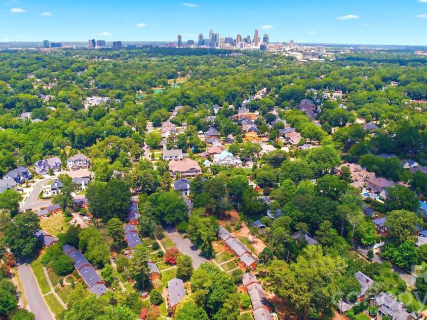 1833 Jameston Drive, Charlotte, NC 28209.  MLS# CAR4394834, YatesRealty ID 33360. 