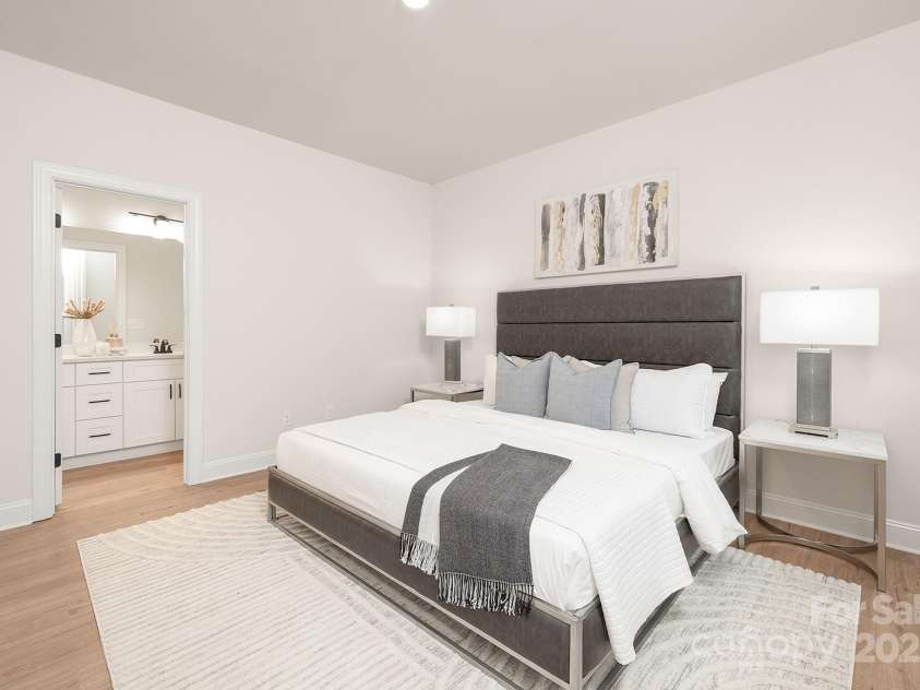 2425 Toddville Road, Charlotte, NC 28214.  MLS# CAR4294550, YatesRealty ID 33360. 