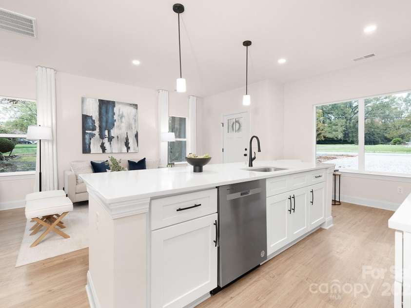 2425 Toddville Road, Charlotte, NC 28214.  MLS# CAR4294550, YatesRealty ID 33360. 
