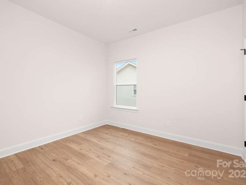 2425 Toddville Road, Charlotte, NC 28214.  MLS# CAR4294550, YatesRealty ID 33360. 