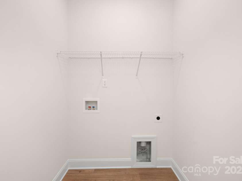 2425 Toddville Road, Charlotte, NC 28214.  MLS# CAR4294550, YatesRealty ID 33360. 