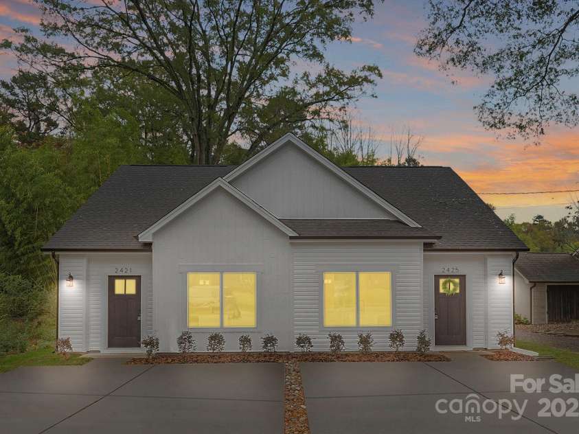 2425 Toddville Road, Charlotte, NC 28214.  MLS# CAR4294550, YatesRealty ID 33360. 