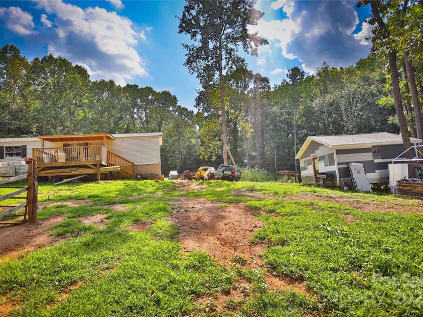 500 White Jenkins Road, Bessemer City, NC 28016.  MLS# CAR4294740, YatesRealty ID 33361. 