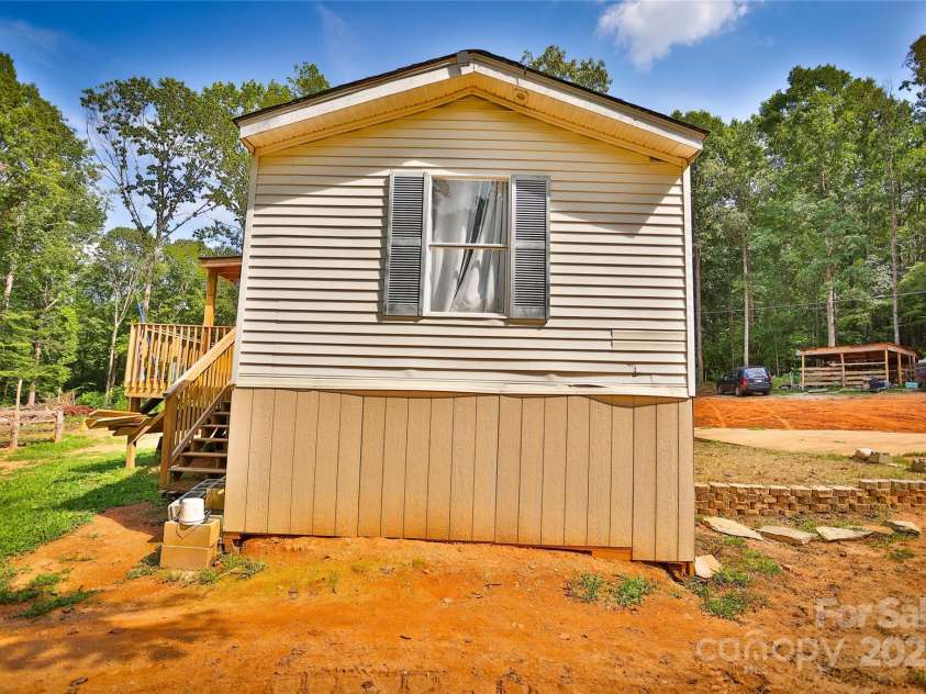 500 White Jenkins Road, Bessemer City, NC 28016.  MLS# CAR4294740, YatesRealty ID 33361. 