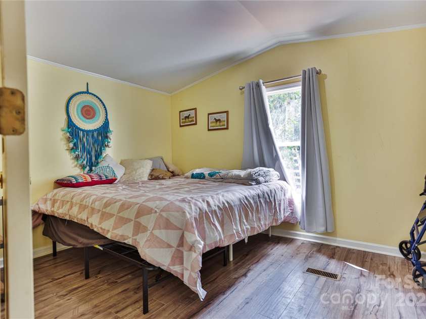 500 White Jenkins Road, Bessemer City, NC 28016.  MLS# CAR4294740, YatesRealty ID 33361. 