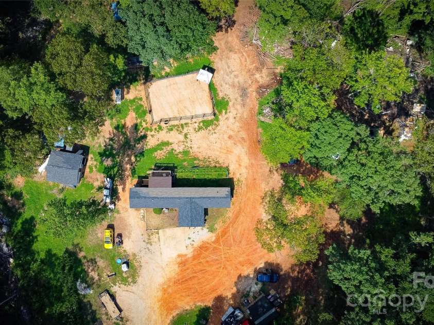 500 White Jenkins Road, Bessemer City, NC 28016.  MLS# CAR4294740, YatesRealty ID 33361. 